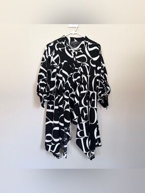 Gracia High Low Button Down Top Black White